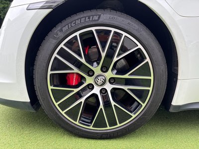 2021 Porsche TAYCAN photo 4