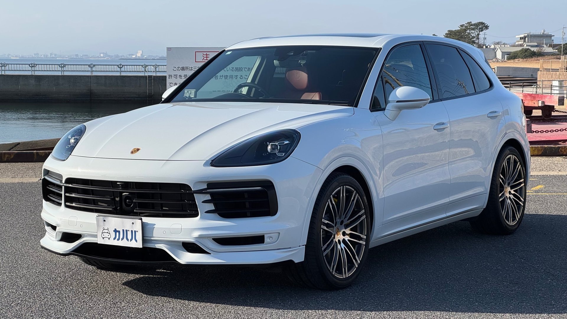 PORSCHE CAYENNE - View 1