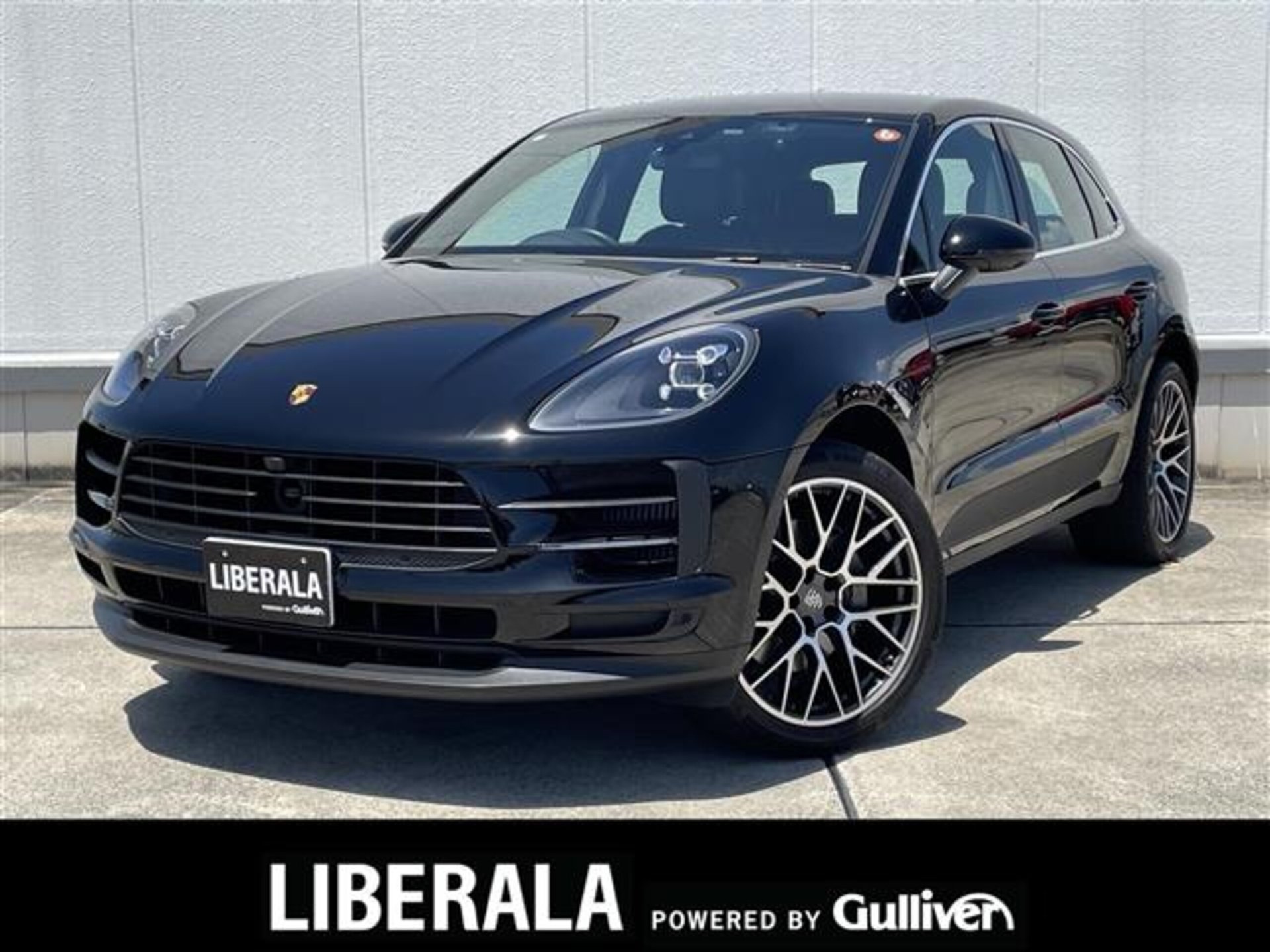 PORSCHE MACAN - View 1