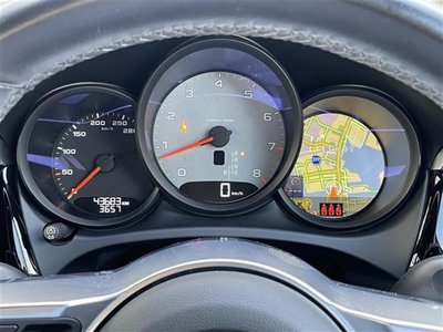 PORSCHE MACAN - 10
