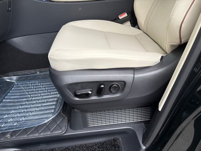 صورة مصغرة 34 لـ 2026 Lexus LM