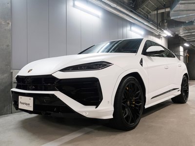 LAMBORGHINI URUS - 1