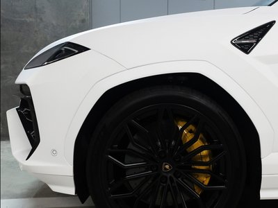 LAMBORGHINI URUS - 7
