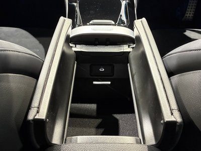 2025 Mercedes-BENZ C-CLASS 缩略图 50