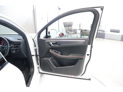 صورة مصغرة 12 لـ 2021 Porsche MACAN