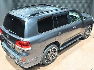 TOYOTA LAND CRUISER 200 - 8