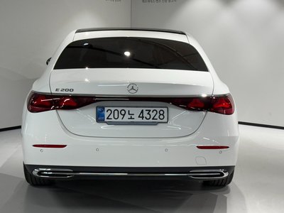 MERCEDES-BENZ E-CLASS - 6