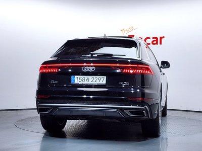 AUDI Q8 - 4