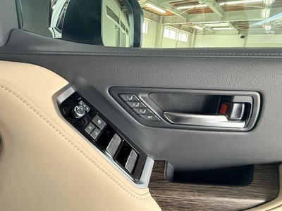 2026 Toyota LAND CRUISER 300 缩略图 38