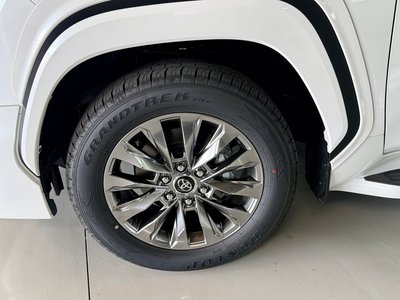 2026 Toyota LAND CRUISER 300 缩略图 18