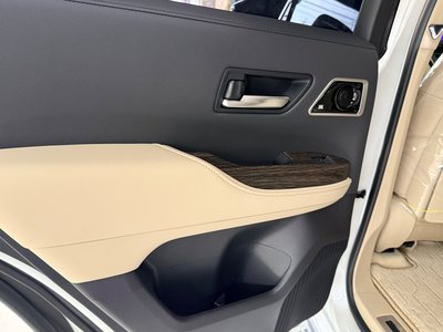 2026 Toyota LAND CRUISER 300 缩略图 26