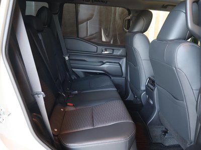 صورة مصغرة 25 لـ 2024 Toyota LAND CRUISER 250