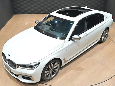 BMW 7 SERIES - 8