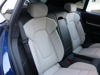 2021 Porsche TAYCAN 照片 28