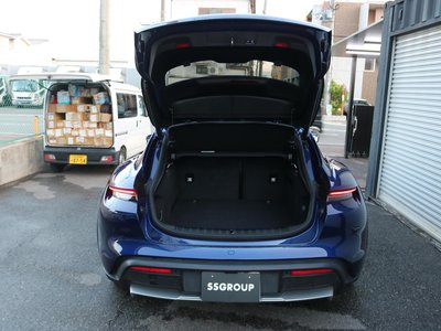 2021 Porsche TAYCAN 照片 33