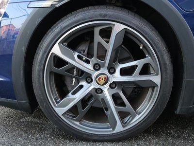 صورة 3 لـ 2021 Porsche TAYCAN