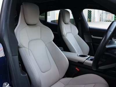 2021 Porsche TAYCAN 照片 24