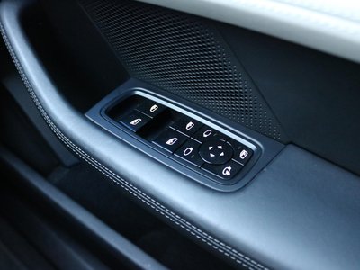 2021 Porsche TAYCAN 照片 20