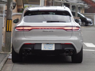 PORSCHE MACAN - 3