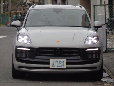 PORSCHE MACAN - 2