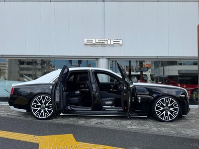 ROLLS-ROYCE GHOST - 10