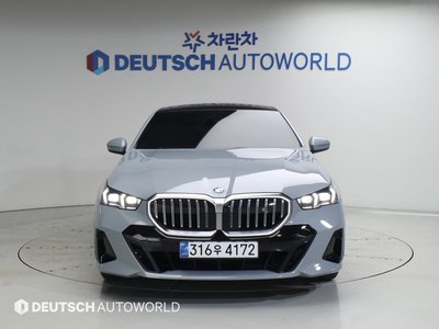 2026 BMW 5 SERIES — фото 2