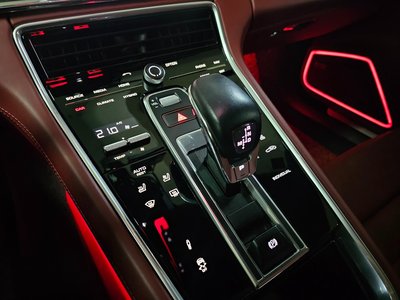 PORSCHE PANAMERA - 9