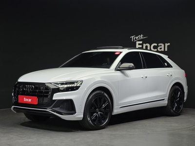 AUDI Q8 - 1