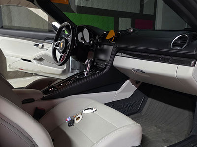 صورة 10 لـ 2021 Porsche 718