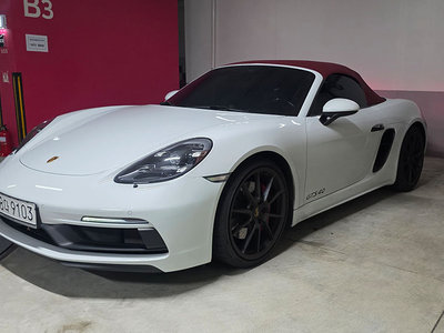 صورة 4 لـ 2021 Porsche 718