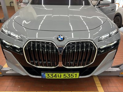 BMW 7 SERIES - 1