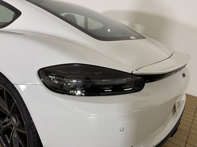 PORSCHE 718 CAYMAN - 10