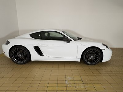 PORSCHE 718 CAYMAN - 3