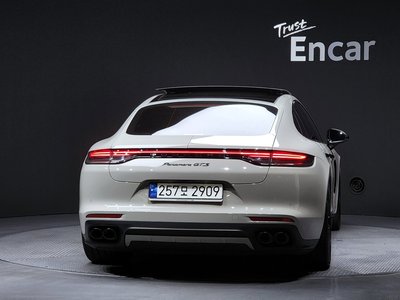PORSCHE PANAMERA - 4