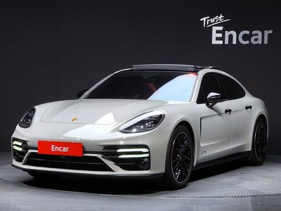 PORSCHE PANAMERA - 1