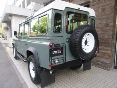 LAND ROVER DEFENDER - 9