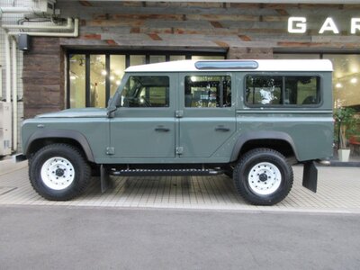 LAND ROVER DEFENDER - 5