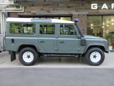 LAND ROVER DEFENDER - 4