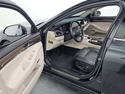صورة 10 لـ 2019 Genesis G90