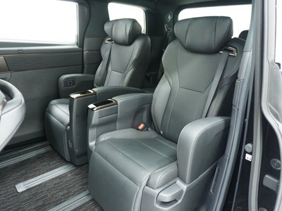 2025 TOYOTA ALPHARD photo 9