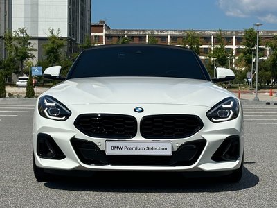 2025 BMW Z4 photo 2