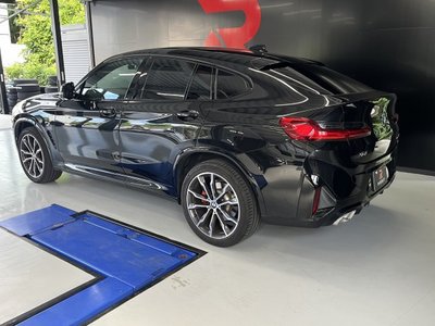 2023 BMW X4 thumbnail 13