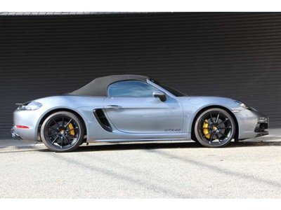 PORSCHE 718 BOXSTER - 9