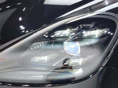 PORSCHE CAYENNE - 9