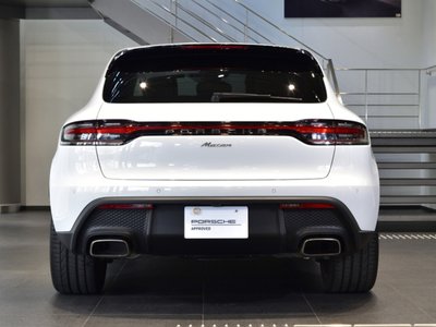PORSCHE MACAN - 4