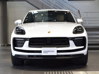 PORSCHE MACAN - 8