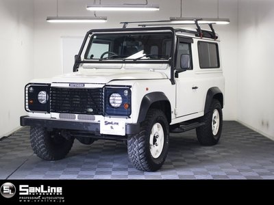 LAND ROVER DEFENDER - 1