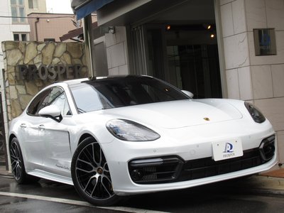 PORSCHE PANAMERA - 4