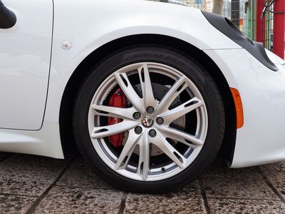 صورة 16 لـ 2015 ALFA Romeo 4C