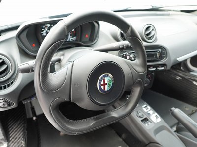 صورة 5 لـ 2015 ALFA Romeo 4C